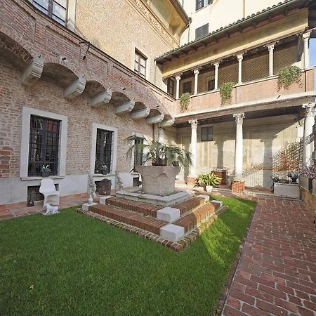 Foresteria Palazzo Guazzoni Zaccaria Cremona Exterior photo